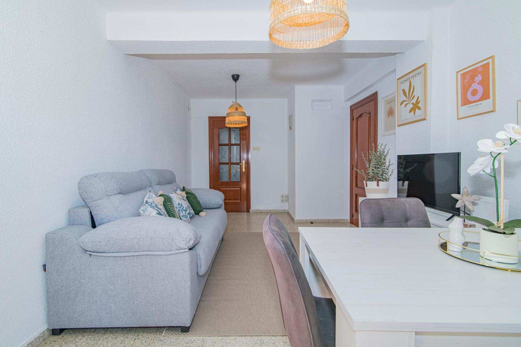 Delfin Retreat Con Terraza Junto A Parada De Metro Grenada Zewnętrze zdjęcie
