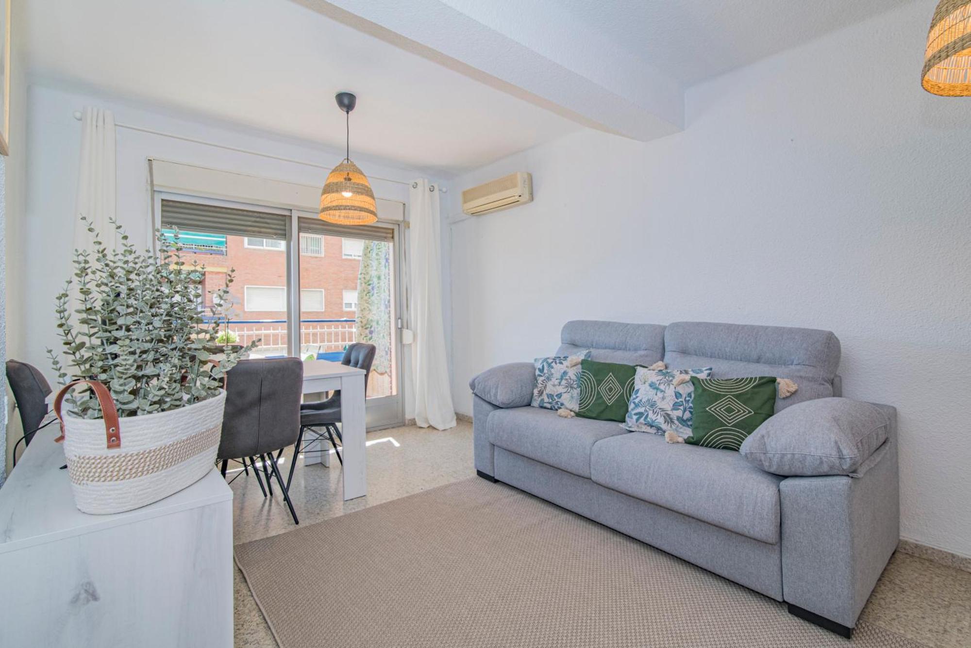Delfin Retreat Con Terraza Junto A Parada De Metro Grenada Zewnętrze zdjęcie
