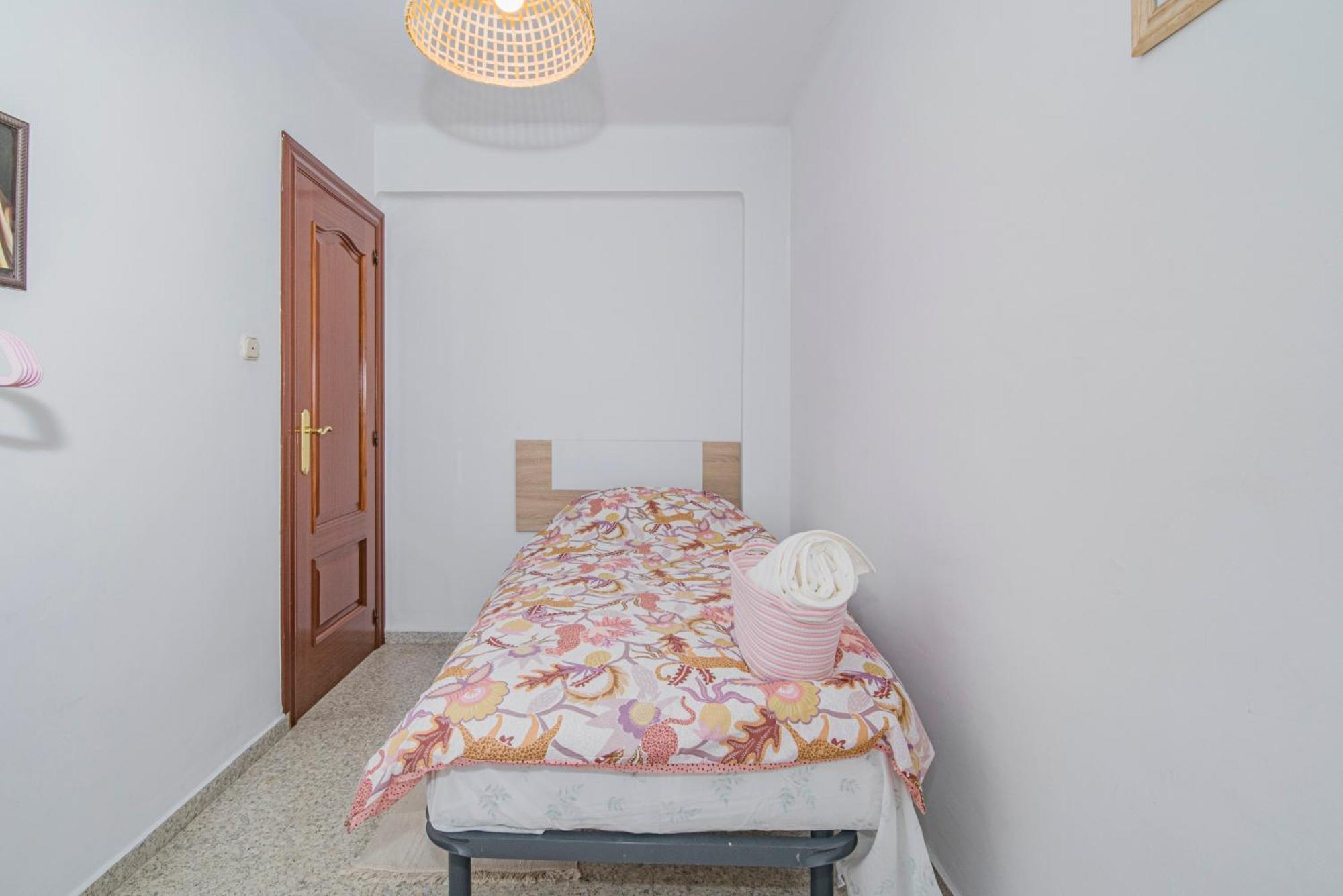 Delfin Retreat Con Terraza Junto A Parada De Metro Grenada Zewnętrze zdjęcie