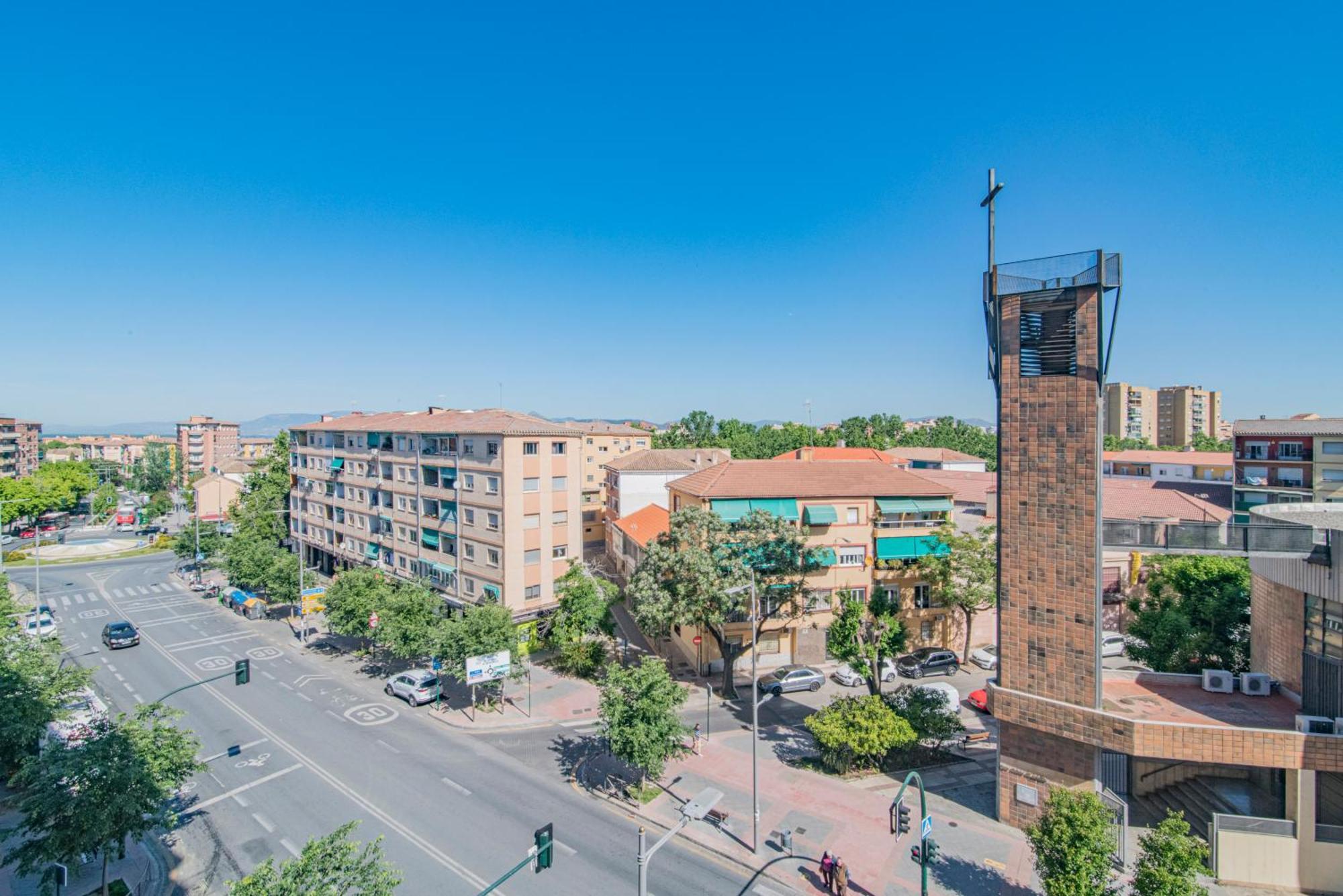Delfin Retreat Con Terraza Junto A Parada De Metro Grenada Zewnętrze zdjęcie